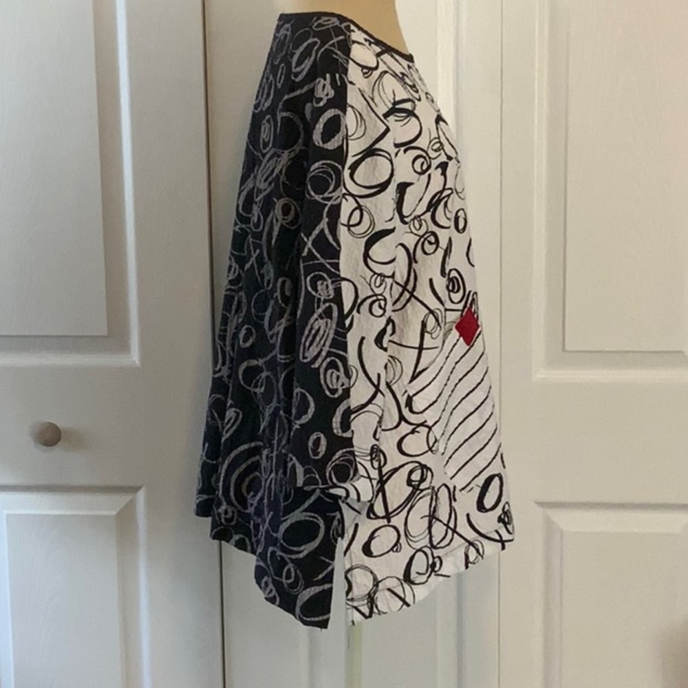 Moonlight by Y&S Tunic Top- OS- Black/Wht/Red- 2 Pocket - Picture 7 of 9